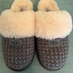 UGG Cozy Knit slippers-like new
